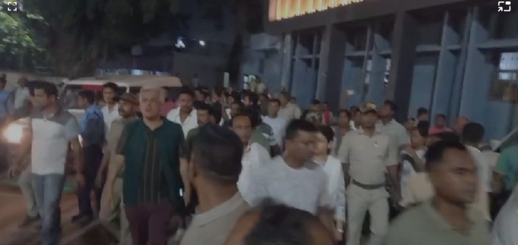 জেলা পরিষদের ভোটের আগে মালদহে কংগ্রেস ও তৃণমূলের ৩ সদস্য গ্রেপ্তার, ক্ষোভ