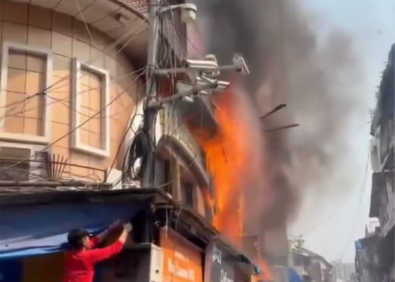 মুম্বইয়ে ইমিটেশন গয়নার কারখানা থাকা তিনতলা বাড়িতে আগুন, কর্মীদের অনেকেই ঘাটালের বাসিন্দা