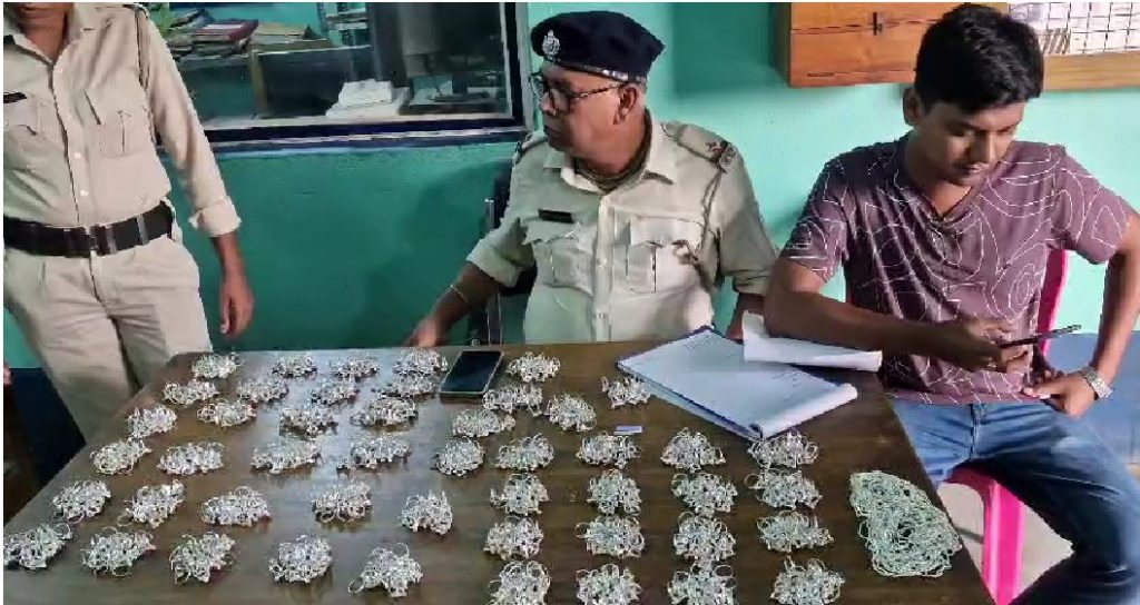 নদীয়া সীমান্তে পাচারের আগেই উদ্ধার সাড়ে ৩ কেজি রুপো