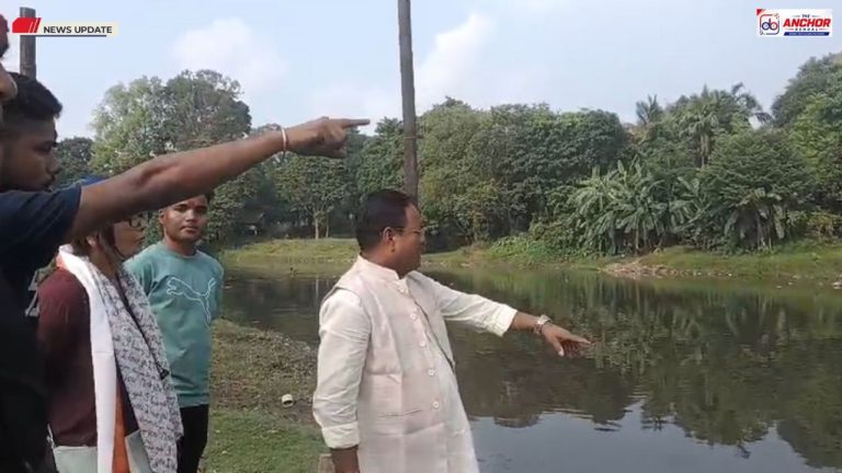 প্রতিমা বিসর্জনে ক্রেনের ব্যবহার সনাতনী প্রথার বিরোধী, মত জলপাইগুড়ি সদরের বিধায়কের