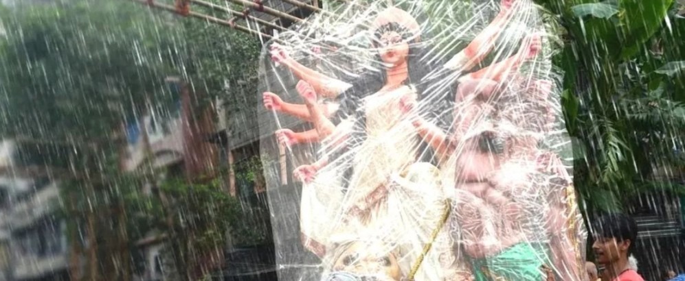পুজোর মুখে ফের নিম্নচাপের ভ্রুকুটি তৈরি করেছে চাপা টেনশন