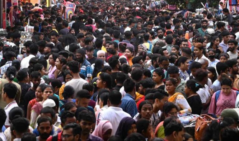শ্রীভূমি থেকে দমদম পার্ক— ঠাকুর দেখার ব্যবস্থায় কিছুটা রদবদল আনল পুলিশ