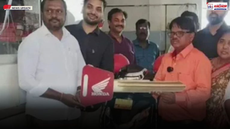 ১২ হাজার ৩০০ টি দশ টাকার কয়েন দিয়ে স্কুটি কিনলেন তেলেঙ্গানার প্রৌঢ়