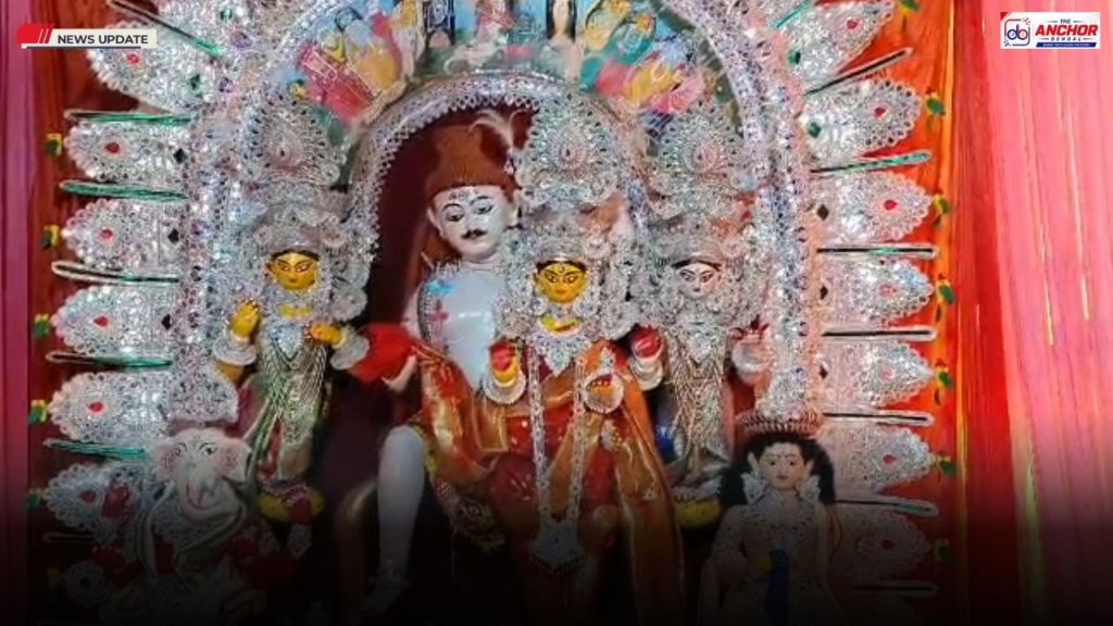 শান্তিপুরে প্রথমবার পূজিত হলেন বিরল ‘শিবদুর্গা’ প্রতিমা