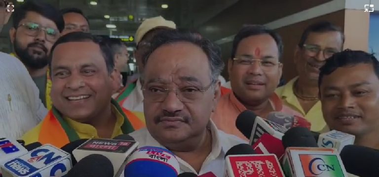 হুমায়ুন কবীর ও বিরোধী জোটকে তীব্র আক্রমণ শমীক ভট্টাচার্যের