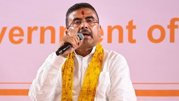 অমিত শাহের সঙ্গে উচ্চ পর্যায়ের বৈঠকে যোগ দিতে দিল্লির পথে শুভেন্দু
