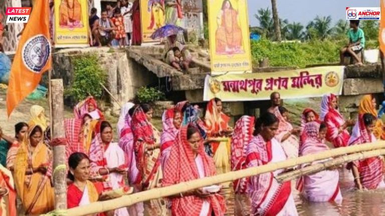 ব্যতিক্রমী! মহিলাদের পরিচালনায় তর্পণ করলেন মহিলারা