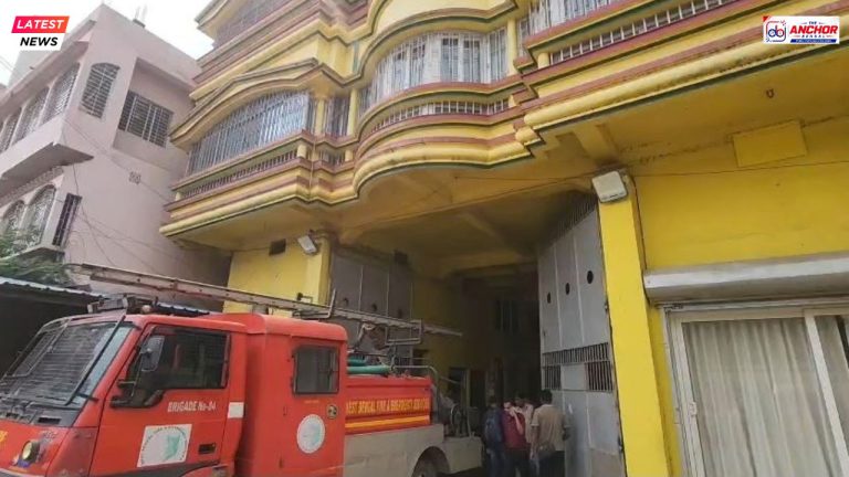  বাড়িতে ভয়াবহ অগ্নিকাণ্ড, জখম বিধায়ক বায়রন বিশ্বাস