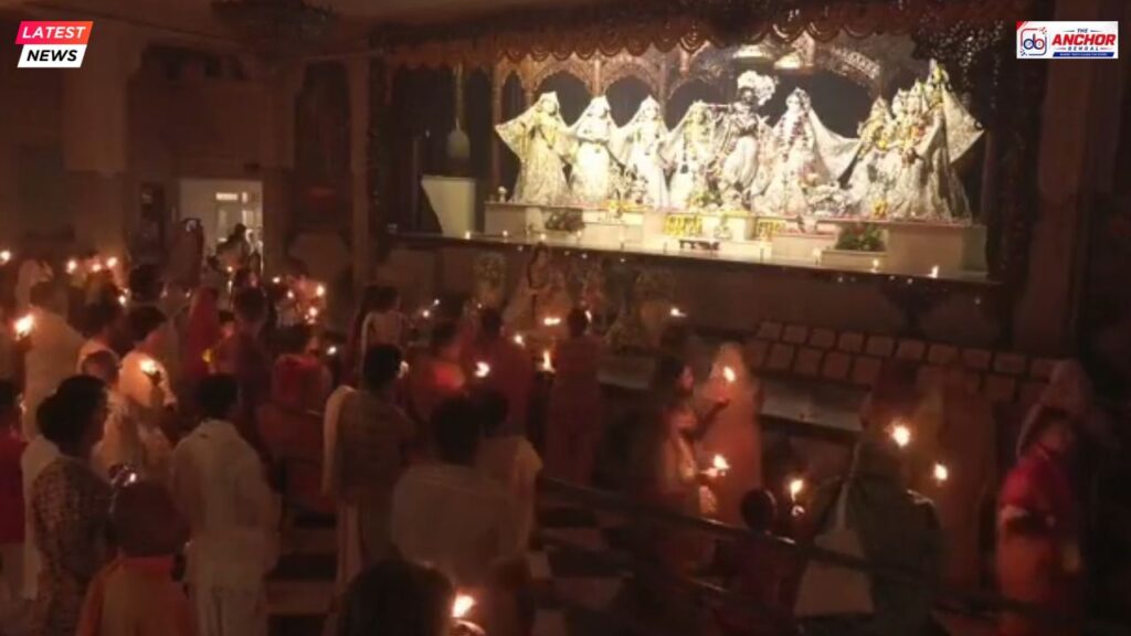 ইসকনের চন্দ্রোদয় মন্দিরে ঐতিহাসিক দামোদর দীপদান উৎসবের সূচনা