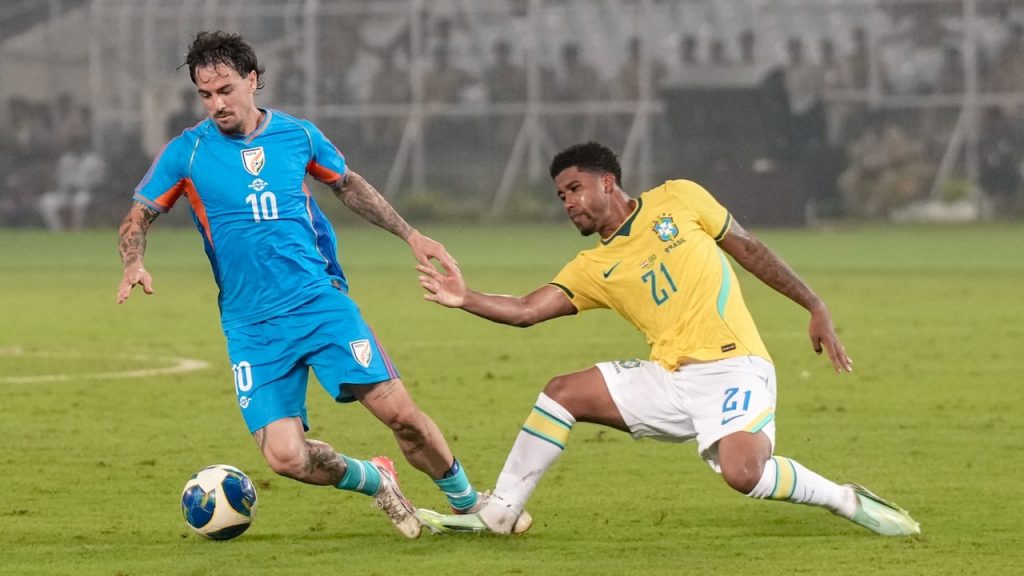 ব্রাজিল ম্যাচে ৪-০ গোলে হার, যুবভারতীতে ভারতের লড়াই মন কাড়ল