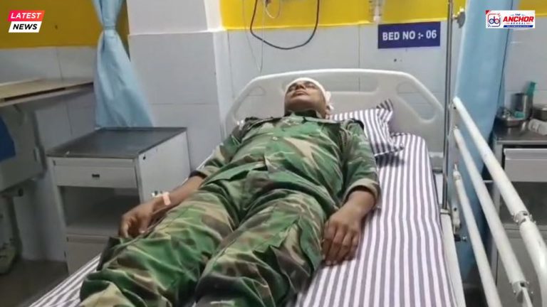 বিবাদকে কেন্দ্র করে উত্তপ্ত  আগর গ্রাম, আহত ৪ পুলিশকর্মী